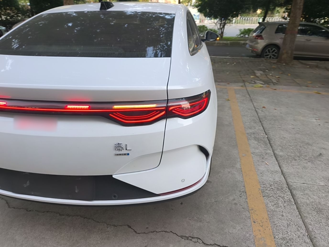 BYD Qin L 2025 EV 545KM Excellence Edition — снимка 9