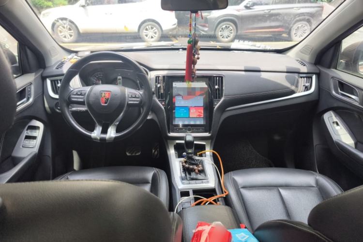 Used Roewe RX5 2016 20T Two-Wheel Drive Automatic Internet Smart Edition Center Console