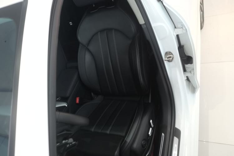 Used Audi A4L 2024 40 TFSI Fashion Dynamic Model
