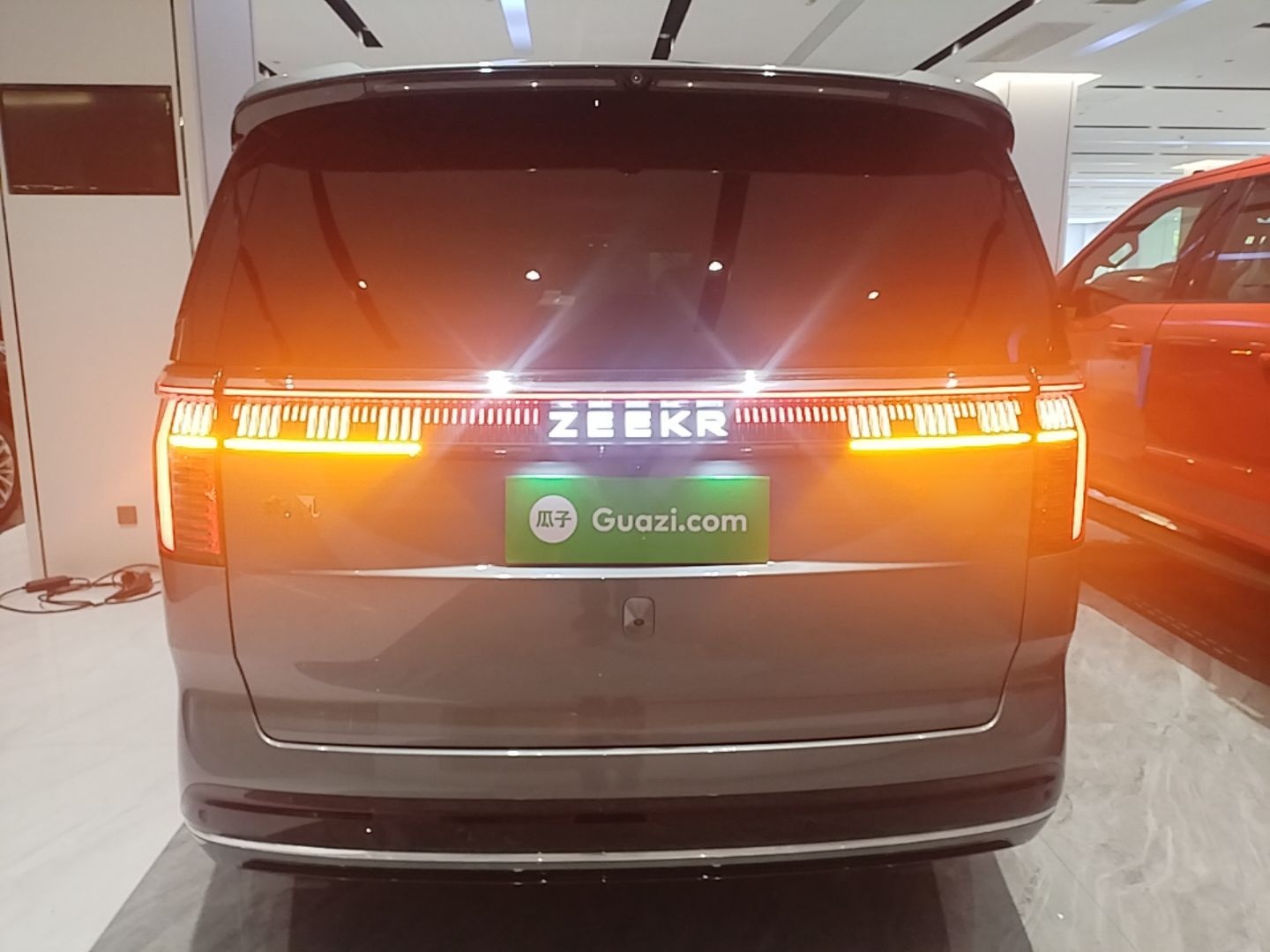 Zeekr 009 2024 7-Seater Aisle Version 108 kWh — снимка 5