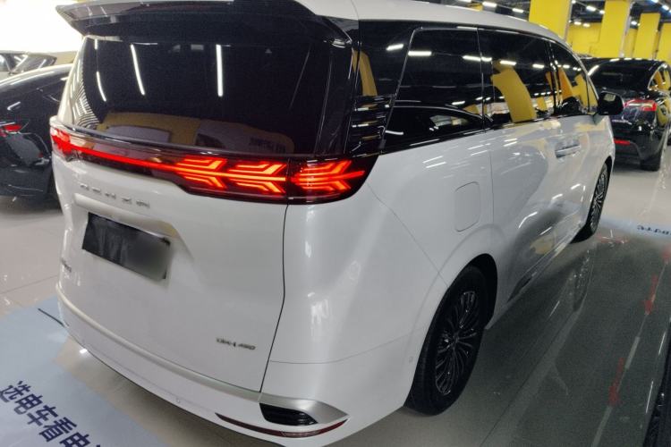 Used Denza D9 2022 DM-i 970 Four-Wheel Drive Flagship Model Rear Right 45 Deg