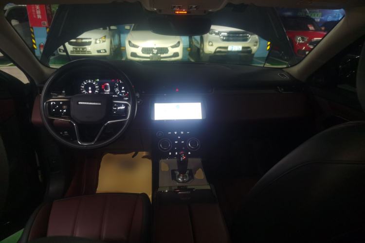 Used Land Rover Range Evoque 2021 Range Rover L 249 PS R-Dynamic SE Luxury Edition Center Console