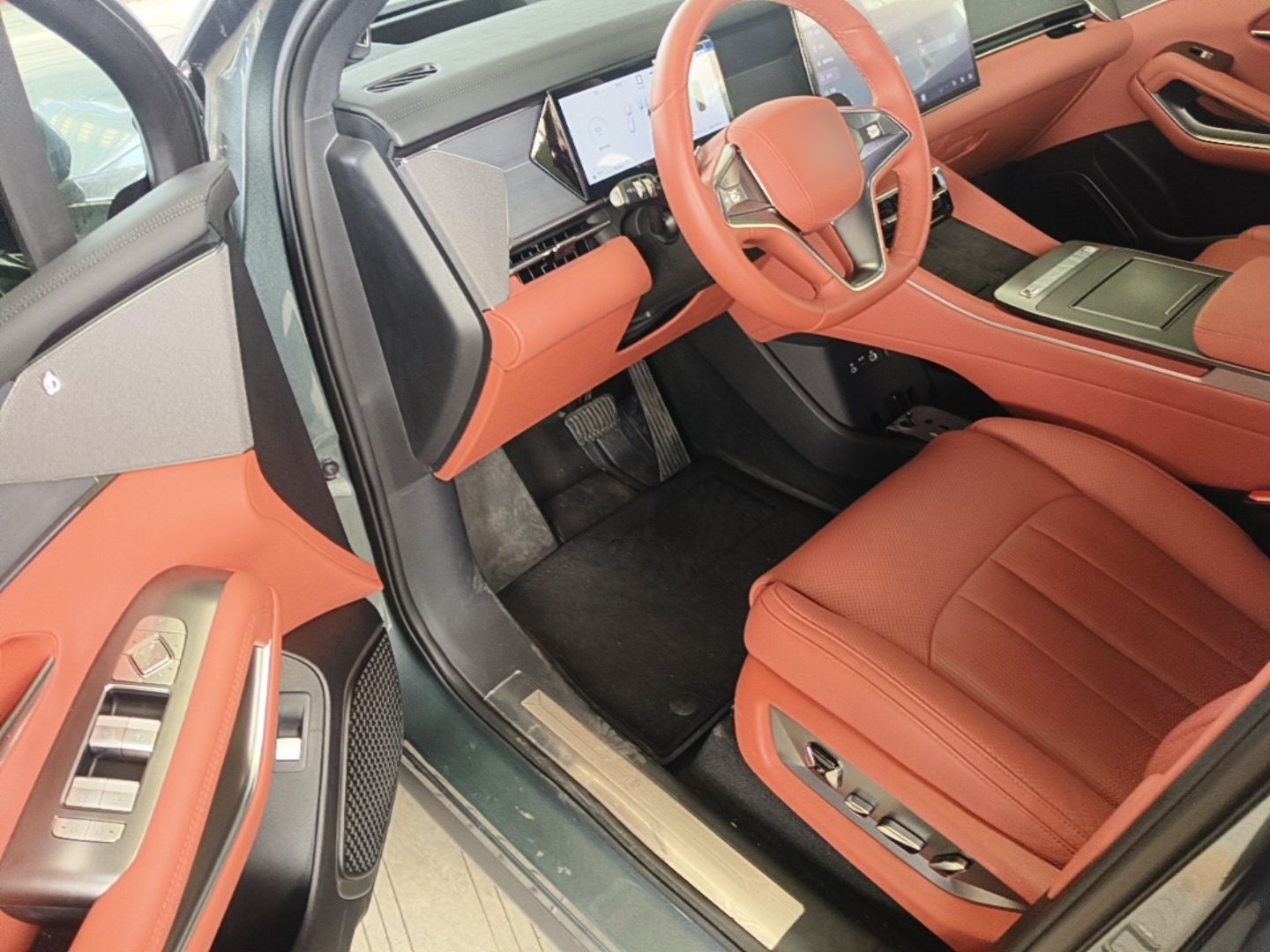 BYD Tang L 2025 DM 175KM Drone Player Edition — снимка 18