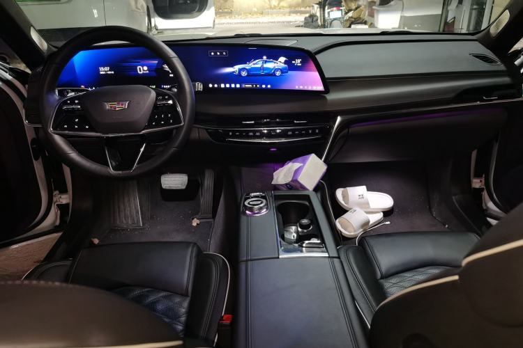 Used Cadillac CT6 2023 28T Prestige Model Center Console