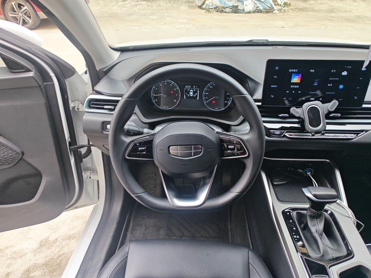 Geely Auto Emgrand 2025 4th Generation 1.5L CVT Starry Edition — снимка 10