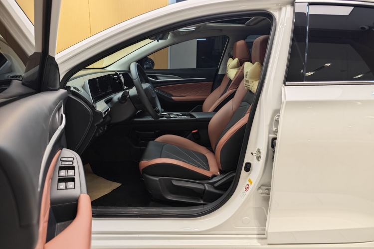 Used Changan Eado 2023 Changan Edition PLUS Blue Whale NE 1.4T GDI DCT Prestige Version
