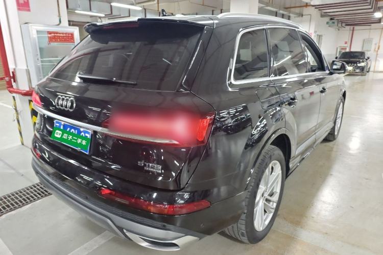 Used Audi Q7 2023 45 TFSI quattro S line Sport model
