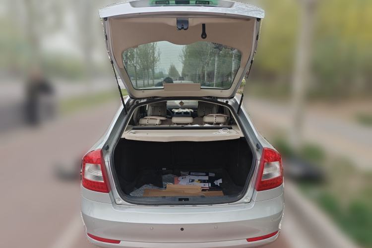 Used Skoda Octavia 2012 1.6L Automatic Yijun Edition Trunk