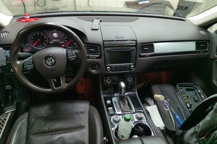 Used Volkswagen Touareg 2017 3.0 TSI Touareg Model Center Console