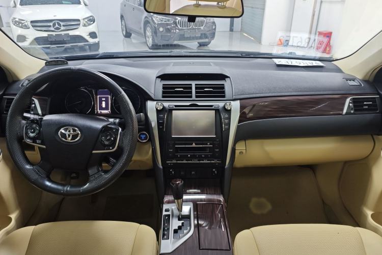 Used Toyota Camry 2015 Dual-Engine 2.5 HG Luxury Navigation Edition Interior 4