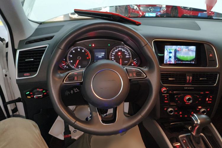 Used Audi Q5 2017 Plus 40 TFSI Technology Model Steering Wheel