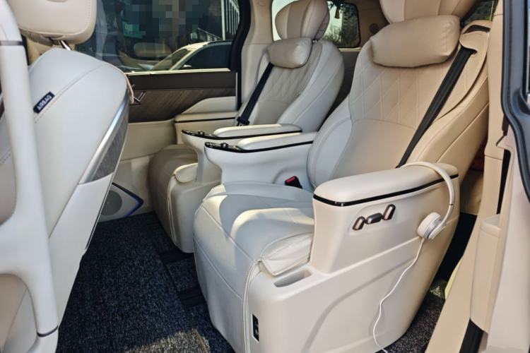 Used Wey Gaoshan 2025 Four-Wheel Drive Alpine 8 Interior 4