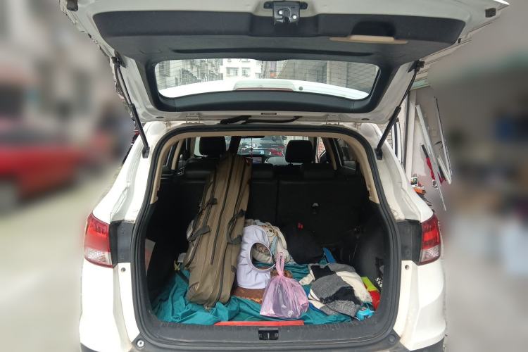 Used Dongfeng Aeolus AX7 2015 2.0L Manual Zhiyi Trim Trunk