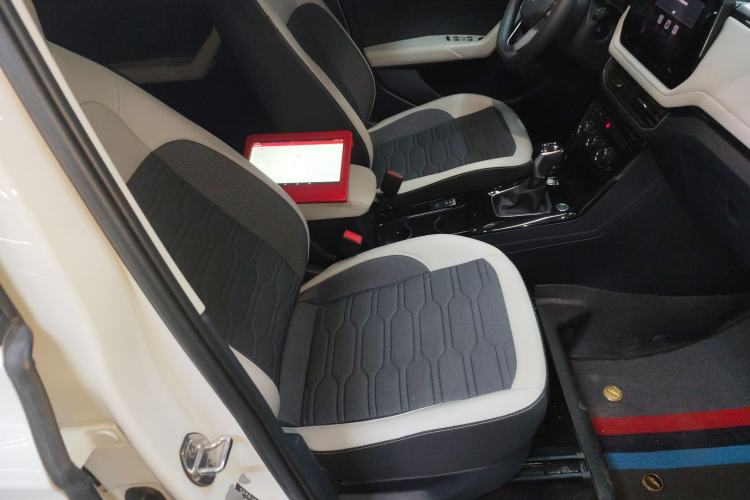 Used Volkswagen Tharu 2025 New Sharp 1.5L Ambitious Edition Right Front Seat