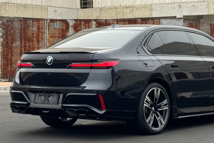 Used BMW 7 Series 2023 740Li Leading Model M Sport Package