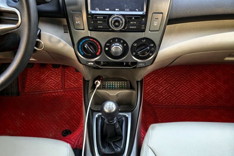 Used Honda City Classic 2012 1.5L manual Comfort version
