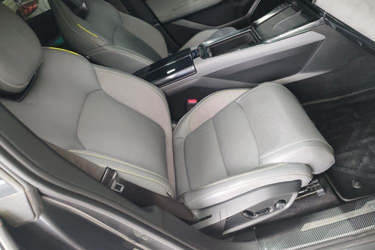 Used Lynk & Co 08 EM-P 2025 120km Long-Range Pro
