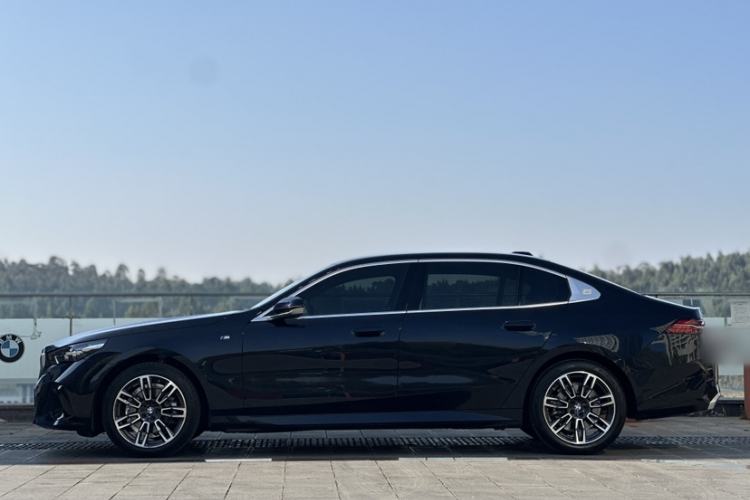 Used BMW 5 Series 2024 525Li M Sport Package
