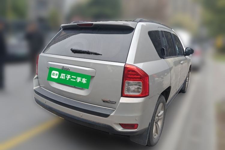 Used Jeep Compass 2011 2.4L four-wheel drive Comfort version