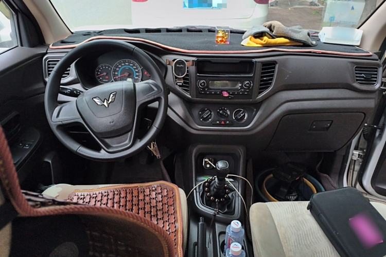 Used Wuling Hongguang V 2019 1.5L Enjoyment Version China VI LAR

