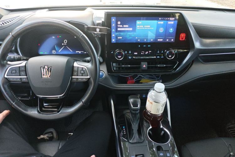 Used Toyota Crown Kluger 2021 2.5L HEV Four-Wheel Drive Premium Edition Center Console