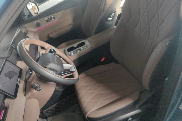 Used Chery Tiggo 8 PLUS C-DM 2025 1.5T 116 km Prestige Version 5 Seats
