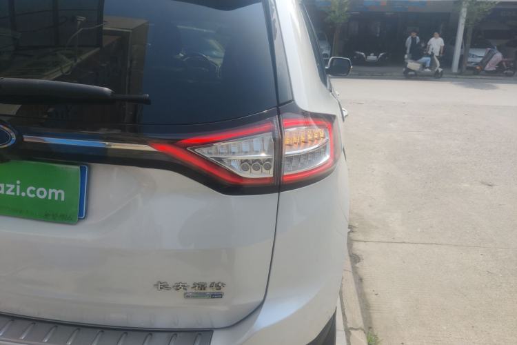 Used Ford Edge 2016 EcoBoost 245 Four-Wheel Drive Titanium 7-Seater Right Rear Taillight