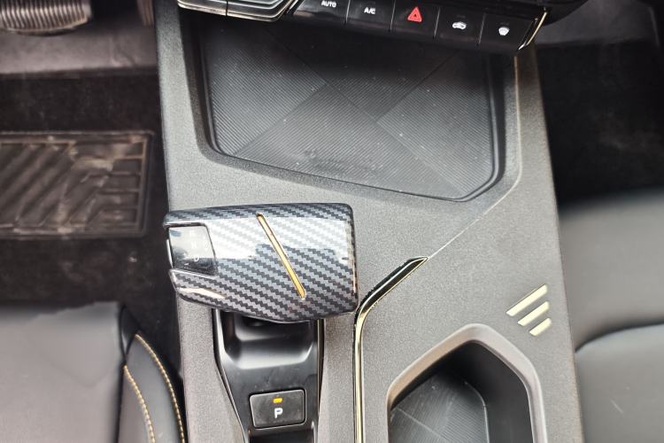 Used CHANGAN OSHAN X5 PLUS 2023 1.5T DCT Excellence Edition Gear Lever