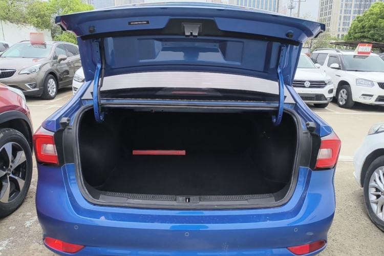 Used Roewe i5 2019 1.5L Automatic 4G Connected Linghao Edition Trunk