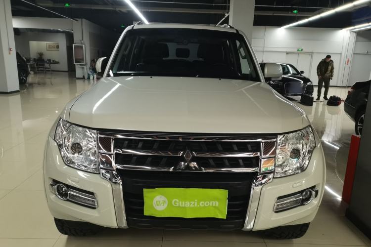 Used Mitsubishi Pajero 2018 3.0L Automatic Standard Edition
