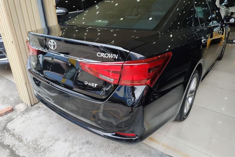Used Toyota Crown 2015 2.0T Fashion Edition Rear Right 45 Deg
