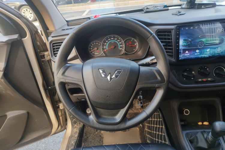 Used Wuling Hongguang V 2019 1.5L Enjoyment Version China VI LAR