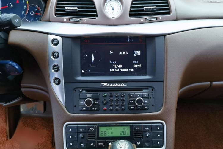 Used Maserati GranTurismo 2007 4.2L Standard Edition Interior 5