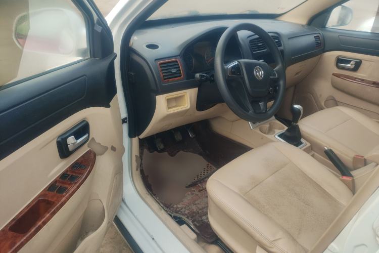 Used Dongfeng Fengon 330 2016 1.5L Manual Enjoyment Model DK15 Driver Seat