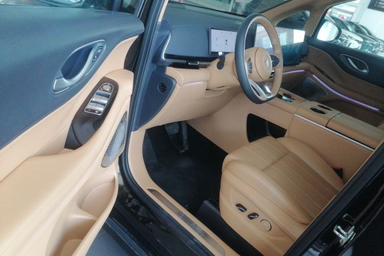 Used VOYAH Dream 2025 EV Four-Wheel Drive Flagship Kunpeng Edition
