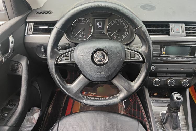 Used Skoda Octavia 2016 1.6L Automatic Smart Drive Edition Steering Wheel