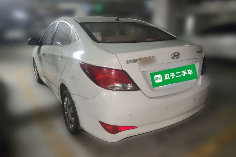 Used Hyundai Verna (older generation) 2014 1.4L Manual Smart GLS Trim Rear Left 45 Deg
