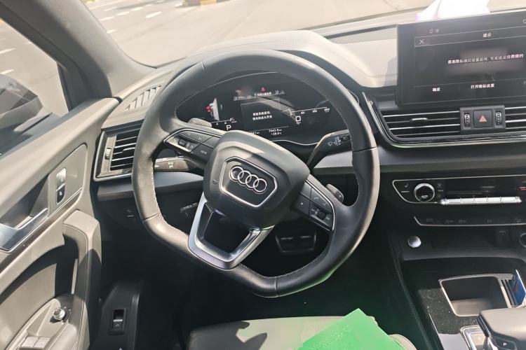 Used Audi Q5L 2023 40T Luxury Dynamic Model Steering Wheel