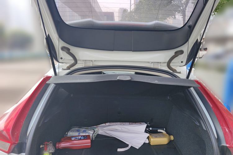 Used Volvo V40 2016 T4 Smart Luxury Edition