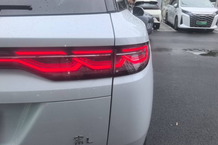 Used BYD Song L DM-i 2024 112 km Leading Edition