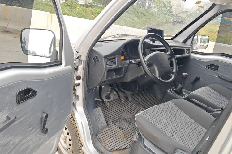 Used Wuling Zhiguang 2023 1.5L Utility Version with Enclosed Windows 2 Seats