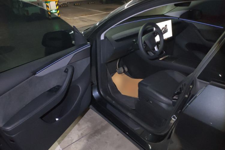 Used Tesla Model Y 2025 Long-Range All-Wheel Drive First Edition