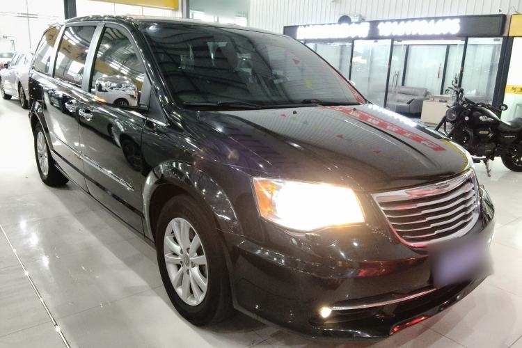 Used Chrysler Grand Voyager 2014 3.6L Comfort Edition Exterior 1