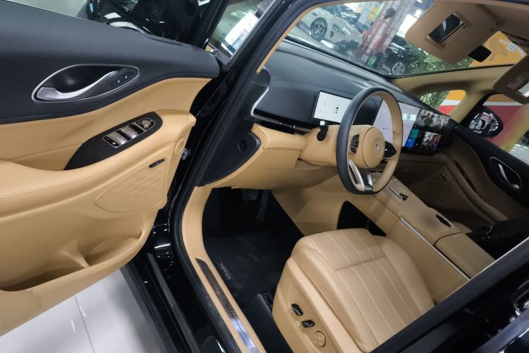 Used VOYAH Dream 2025 PHEV Four-Wheel Drive Excellence Kunpeng Edition