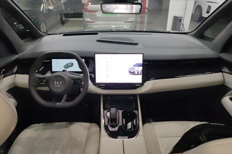 Used Zeekr 009 2024 7-Seater Walk-Through Version Four-Wheel Drive 108 kWh Center Console