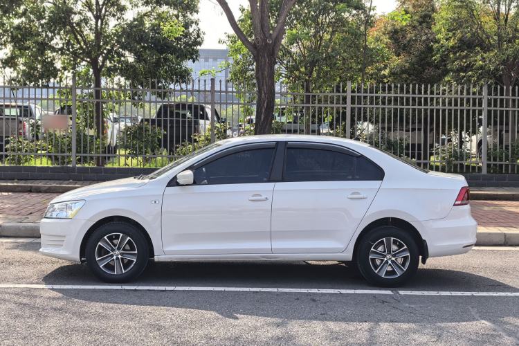 Used Volkswagen Santana 2015 1.6L Manual Fashion Edition Exterior 5