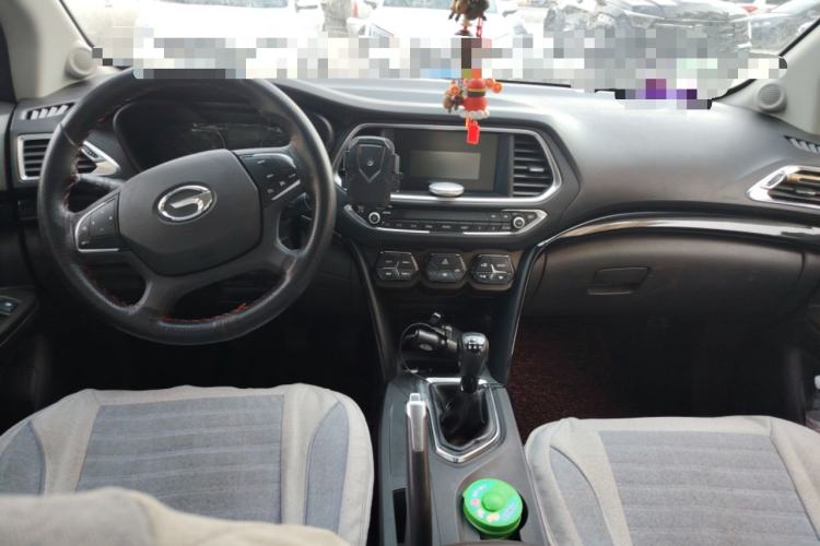 Used GAC Trumpchi GS4 2017 200T Manual Two-Wheel Drive Elite Edition Center Console