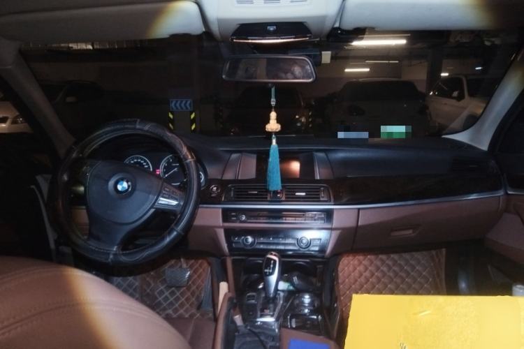 Used BMW 5 Series 2014 525Li Leading Model Center Console