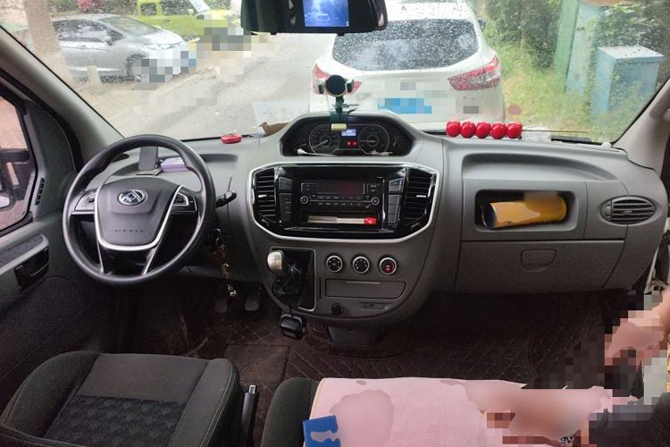 Used SAIC MAXUS Xintu V80 2019 2.0T Plus 6-Speed Manual – Aoyuntong Short Wheelbase Mid-Roof Design 5/6-Seater
