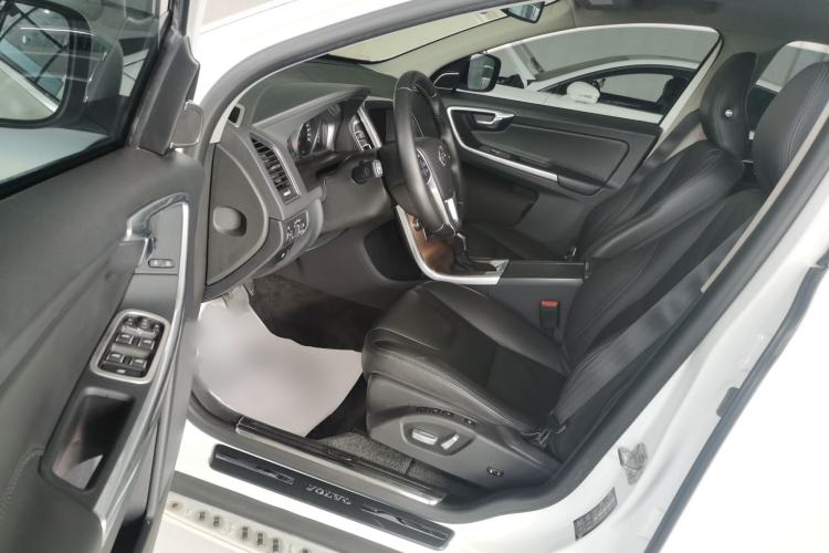 Used Volvo XC60 2017 T5 AWD Smart Upgrade Model